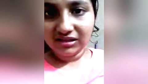 Indian amateur video shows her natural tits and ass