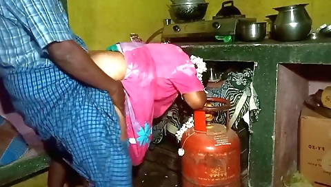 Indian slut with a nice body gets a deepthroat in the doggy style