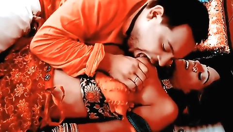 Indian with big tits wants to fuck me in the bedroom