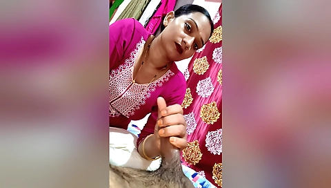Indian brunette fucks with her boyfriend in homemade vid