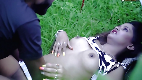 Shaved brunette with sexy ass fucked a little in the park