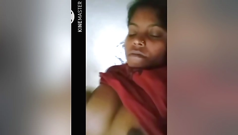 Indian brunette shows her body in a beautiful solo video