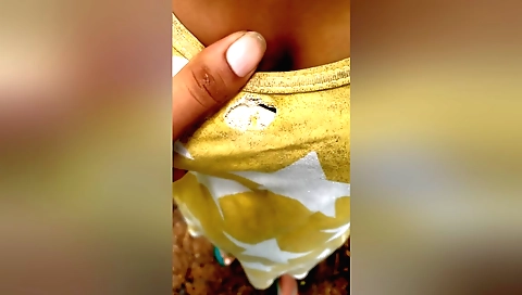 Indian girl has sex with a guy in this outdoor scene