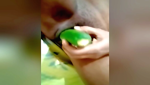 Tamil Hot Bhabhi Sex With Green Cucumber - Huge Cum Out