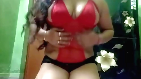 Big boobs and chubby video of my hot ass and pussy