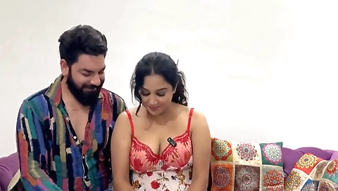 Horny indian blonde gets a good cumshot on bed pillow