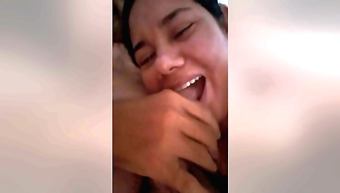 Indian horny girl getting fucked on deepthroat in the morning