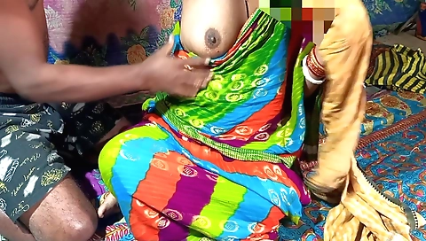 Amateur brunette gets nailed in a hot alley in her village