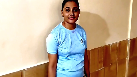 Indian brunette amateur fuck on bed in her bedroom