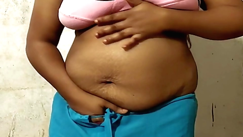 Indian aunty with a gorgeous face and a great body