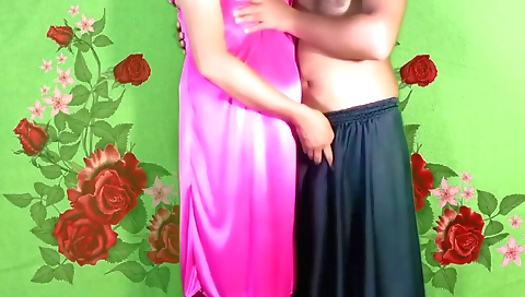 Amateur Hindi teen girl with sexy lips in hindi sex