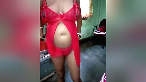 Indian brunette girl fucked while she was getting a handjob