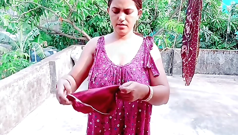 Colombian woman fucking in a dirty indian cleaning room