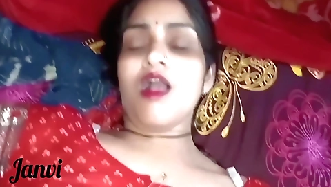 Indian brunette takes on her lover's cock in a head over load