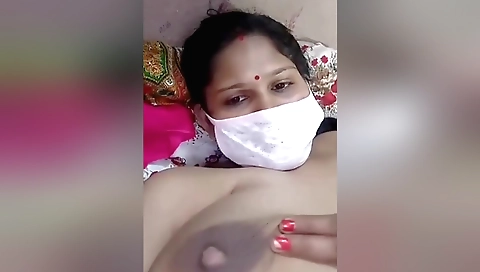 Chubby girl is playing with her big hairy pussy on webcam