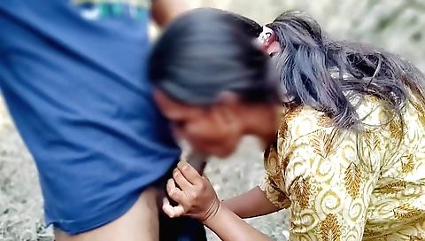 Amateur teen with a big ass is being fucked outdoors