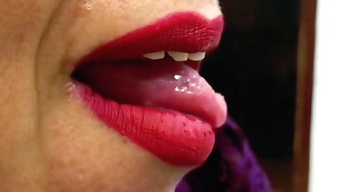 Indian teen with big tits makes out in the bedroom