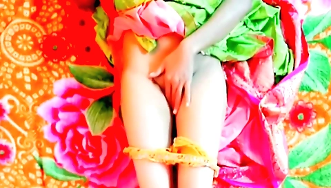 Indian girl playing fingering pussy at home in amateur vid