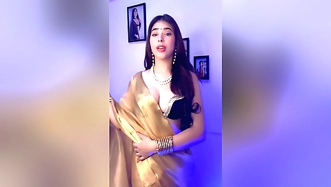 Amateur brunette fucks her friends wife alone at home