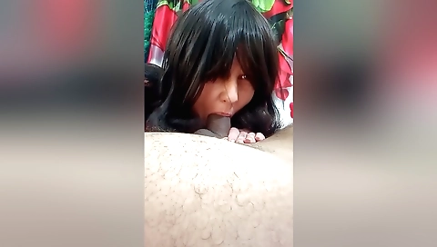 Indian girl in amateur video showing her beautiful curves