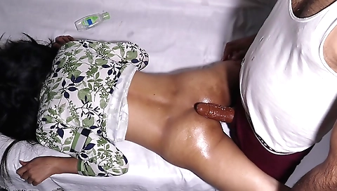 Indian girl fucked by her boyfriend in amateur hd video