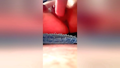 Amateur indian slut with big wet pussy plays with toy