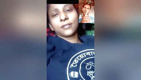 Amateur webcam clip of sexy brunette with big titties