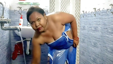 Indian beauty shows off her big boobs in hot shower scene