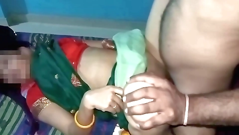 Amateur indian hairy babe gets her pussy fucked by her servant