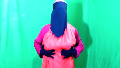 Indian solo female video with her pussy masturbated