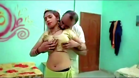 Desi bhabi romantic love in his bed with some hard ramming