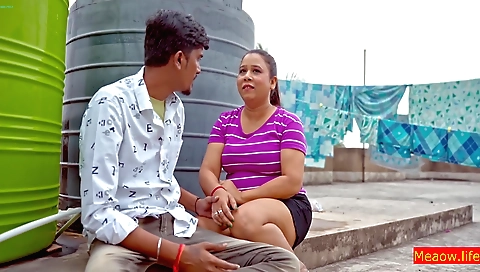 Bhabhi gets off with her boyfriend and makes him happy