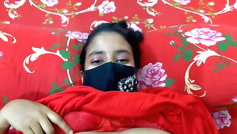 Brunette indian amateur sex video with hairy pussy