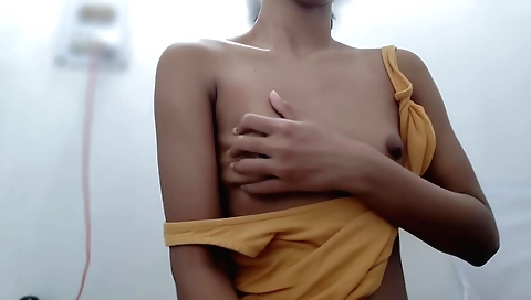 Amateurs amateur solo female with a pretty body and perfect body