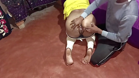 Long hair brunette babe in the amateur webcam video