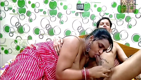 Indian brunette fucks in the bedroom in amateur video