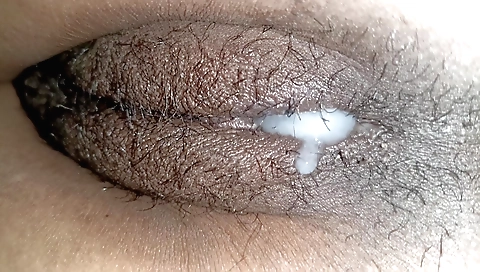 Indian woman fucked and cums on the bed with lover