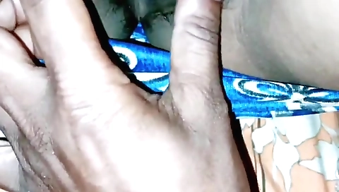 Indian girl with hairy pussy shows off her hairy body