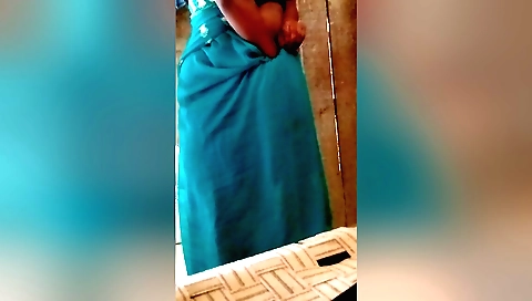Girl showing her natural hair and sexy body in hd video
