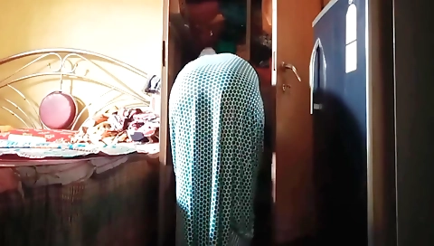 Indian amateur solo video with a girl on a big dick