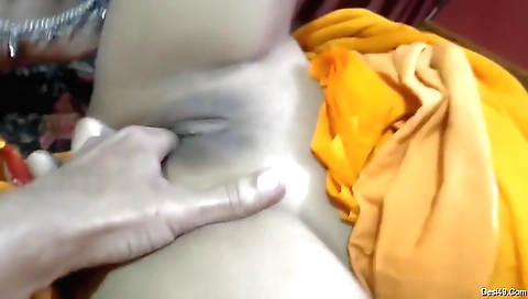 Indian wife gets fingered by her husband in amateur video