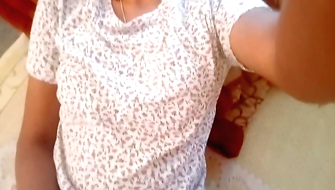 Amateur porn video with a beautiful naked face and tits