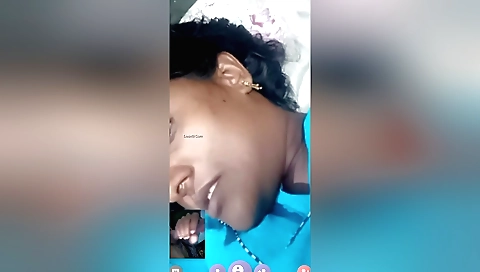 Bhabhi shows her boobs and buttocks in amateur video